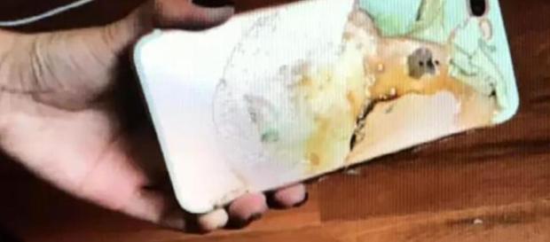 iPhone 7 pega fogo enquanto mulher dormia iPhone 7 pega fogo enquanto mulher dormia
