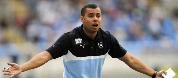 Jair Ventura não terá um novo lateral direito Jair Ventura não terá um novo lateral direito