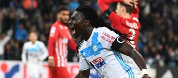 OM: Bafétimbi Gomis veut rester, mais ça ne dépend pas que de lui - bfmtv.com OM: Bafétimbi Gomis veut rester, mais ça ne dépend pas que de lui - bfmtv.com