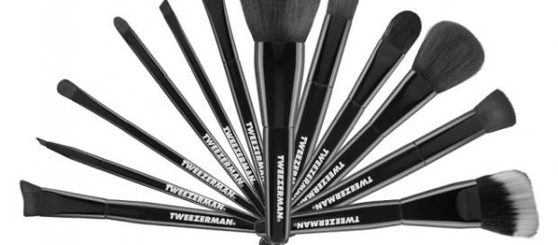 Ponte un poco de color con Tweezerman Brush iQ Ponte un poco de color con Tweezerman Brush iQ