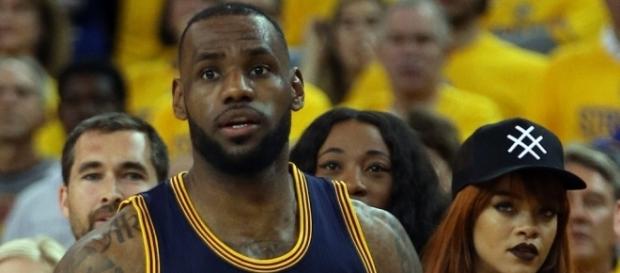 Rihanna is a huge fan of LeBron James -... www.facebook.com/MJOAdmin Rihanna is a huge fan of LeBron James -... www.facebook.com/MJOAdmin
