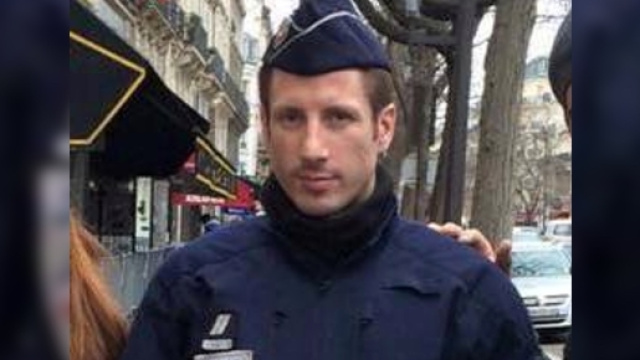 Macron et Le Pen présents lors de l'hommage à Xavier Jugelé