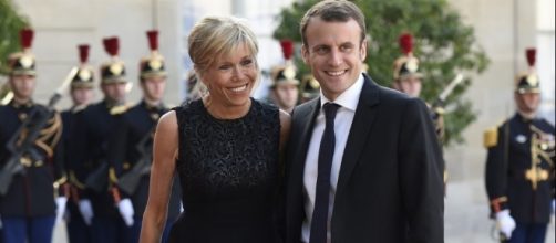 Francia: Emmanuel Macron ha la moglie stratega, Brigitte (di 24 ... - tweetimprese.com
