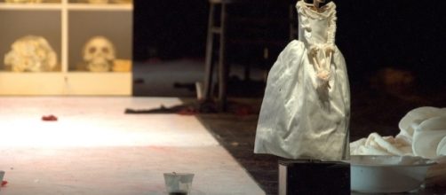 Le mille e una notte”: al Teatro Vascello le “favole” sanguinarie ... - recensito.net