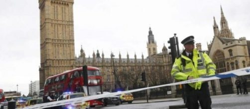 Westminster, sede del Parlamento inglese a Londra, nelle vicinanze del quale è stato fermato il presunto attentatore.