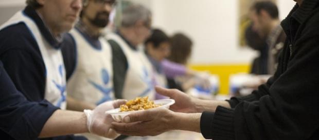 5000 sono i pasti al giorno donati alle persone povere in Italia 5000 sono i pasti al giorno donati alle persone povere in Italia