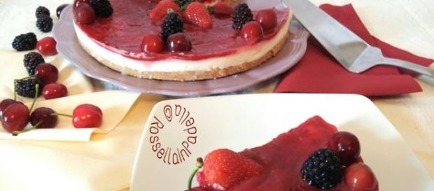 Cheesecake al mascarpone e marmellata di fragole e ciliegie l ... - pinterest.com Cheesecake al mascarpone e marmellata di fragole e ciliegie l ... - pinterest.com