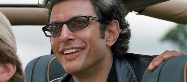 Jeff Goldblum as Ian Malcolm in 'Jurassic Park' (1993) / from 'Jurassic World 2 Movie' - jurassicworld2movie.com Jeff Goldblum as Ian Malcolm in 'Jurassic Park' (1993) / from 'Jurassic World 2 Movie' - jurassicworld2movie.com