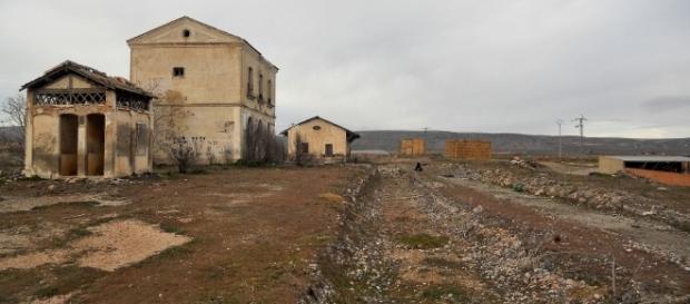 La estación de Los Yébenes (Línea Madrid - Ciudad Real - Badajoz) después de la llegada del AVE La estación de Los Yébenes (Línea Madrid - Ciudad Real - Badajoz) después de la llegada del AVE