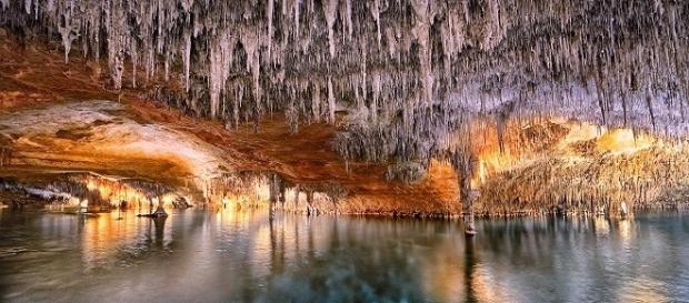 Lago de las cuevas del Drach, Mallorca Lago de las cuevas del Drach, Mallorca