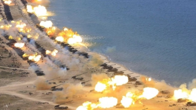 Le imponenti esercitazioni militari della Corea del Nord.