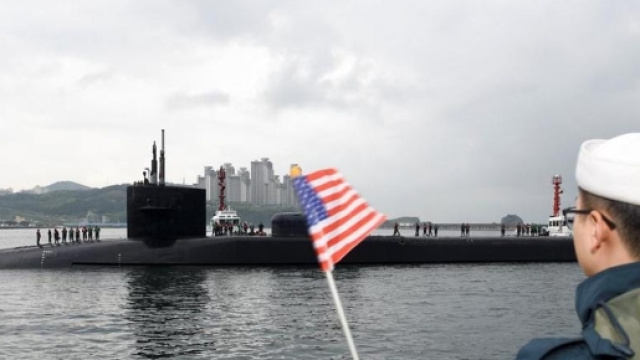 Nuova sfida di Trump a Kim: Usa inviano anche un sottomarino ... - lastampa.it