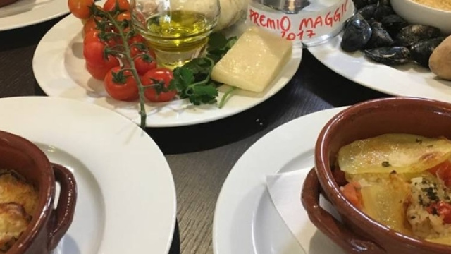 Patate riso e cozze, pomodorini rucola e grana, cozze: piatti titpici pugliesi