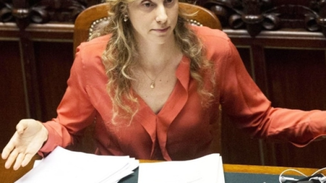 Rinnovo contratti statali, è attesa per l'atto di indirizzo del ministro Madia