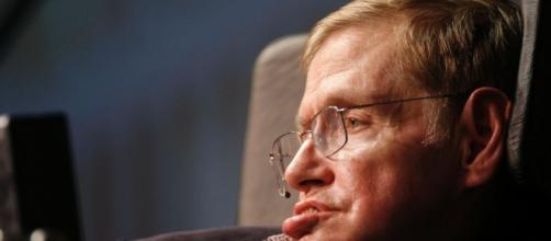 Professor Stephen Hawking warns development of artificial ... - net.au