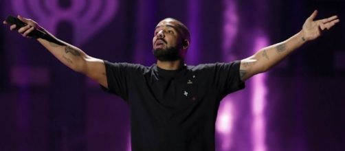 Hip-hop star Drake will help the NBA announce this year's MVP Award winner in June. [Image via Blasting News image library/inquisitr.com]