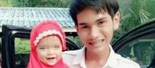 Orrore in Thailandia: uccide la figlia di 11 mesi in diretta Facebook - iltempo.it