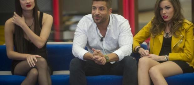 Adara, Alain y Meritxell en la 11ª gala de 'Gran Hermano': Fotos ... - formulatv.com Adara, Alain y Meritxell en la 11ª gala de 'Gran Hermano': Fotos ... - formulatv.com