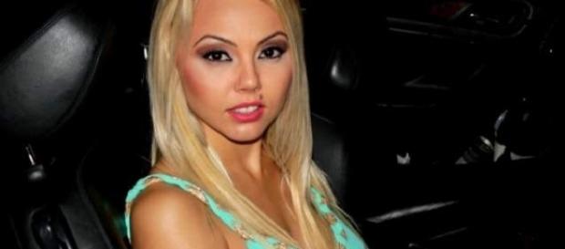 Denisa Manelista, în stare gravă la spital Denisa Manelista, în stare gravă la spital