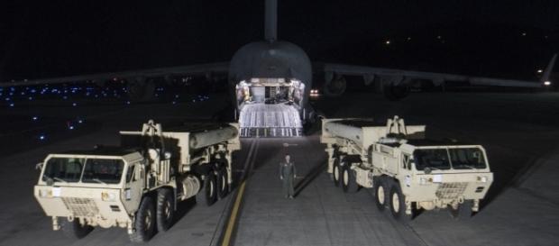 Sistema antimíssil THAAD chega à Coreia do Sul Sistema antimíssil THAAD chega à Coreia do Sul