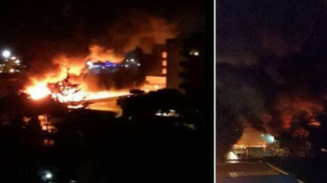 Incendio Pomezia: in fiamme il magazzino Pratiko - romatoday.it