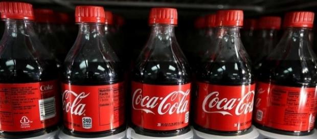 Coca-Cola diz que marca é "alvo de ataques" Coca-Cola diz que marca é "alvo de ataques"