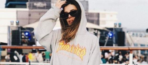 La 'influencer' Dulceida, abucheada y humillada encima del ... - gonzoo.com La 'influencer' Dulceida, abucheada y humillada encima del ... - gonzoo.com