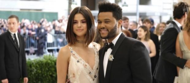 Selena Gomez y The Weeknd en el Met Gala Selena Gomez y The Weeknd en el Met Gala