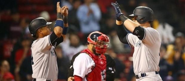 Starlin Castor (izq.) celebra con Aaron Judge tras anotar en el juego del pasado miércoles, en Boston. (vía twitter - OliverCH17). Starlin Castor (izq.) celebra con Aaron Judge tras anotar en el juego del pasado miércoles, en Boston. (vía twitter - OliverCH17).