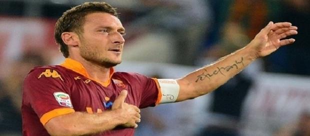 Totti tiene el récord de más temporadas jugadas en la Roma. Foto: google Totti tiene el récord de más temporadas jugadas en la Roma. Foto: google