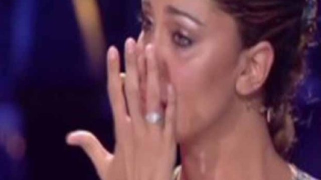 Belen in lacrime, una telefonata improvvisa e... - retenews24.it