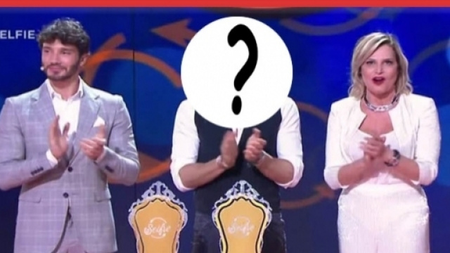 Selfie Le cose cambiano: ecco chi è il nuovo compagno di Stefano De Martino