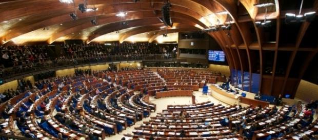 Asamblea Parlamentaria del Consejo de Europa (APCE) Asamblea Parlamentaria del Consejo de Europa (APCE)