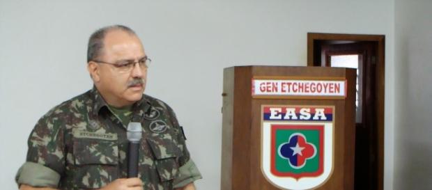 General mais cotado para assumir o Exército, se concretizada a articulação do presidente, é Sérgio Westphalen Etchegoyen General mais cotado para assumir o Exército, se concretizada a articulação do presidente, é Sérgio Westphalen Etchegoyen