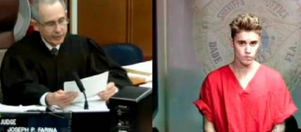 Justin Bieber foi novamente processado pelos vizinhos Justin Bieber foi novamente processado pelos vizinhos