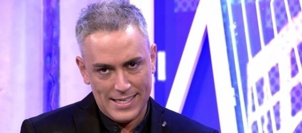 Kiko Hernández se ríe de Leticia Sabater en directo Kiko Hernández se ríe de Leticia Sabater en directo