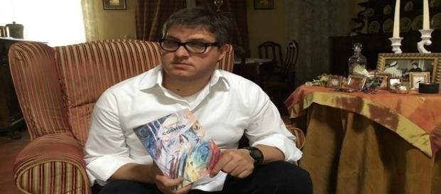 Luca Grigoli, scrittore con il suo libro "Cosmos" (Este Edition) * dall'autore Luca Grigoli, scrittore con il suo libro "Cosmos" (Este Edition) * dall'autore