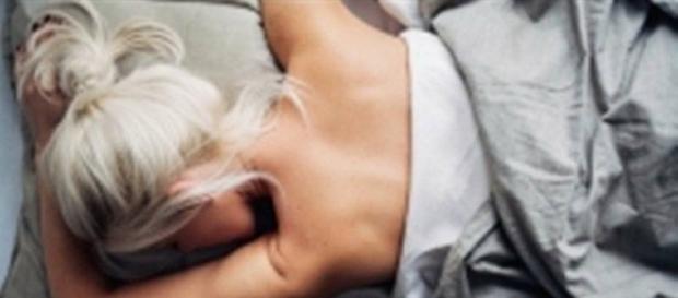 Manias estranhas que mulheres adotam no inverno Manias estranhas que mulheres adotam no inverno