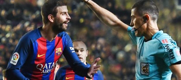 Piqué, prensa catalana y aficionados culés se queján. Foto: Miguel Serrano Piqué, prensa catalana y aficionados culés se queján. Foto: Miguel Serrano