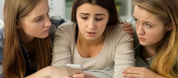 Saber como se comportar após o termino de um relacionamento, é o principal segredo para tentar esquecer a outra pessoa Saber como se comportar após o termino de um relacionamento, é o principal segredo para tentar esquecer a outra pessoa