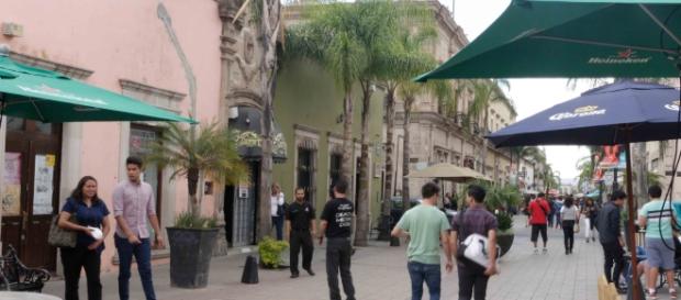 Se ha vuelto peatonal el pasaje de Juárez y han proliferado comercios y restaurantes. Se ha vuelto peatonal el pasaje de Juárez y han proliferado comercios y restaurantes.