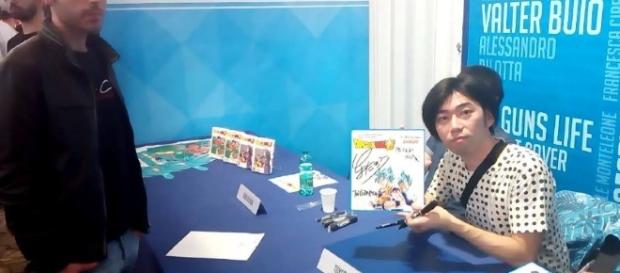 Toyotaro en firma de autografos. Toyotaro en firma de autografos.