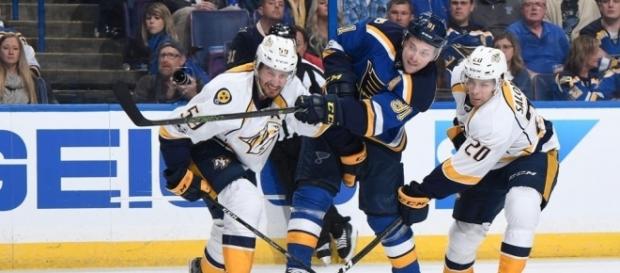 Vladimir Tarasenko fue la figura del partido para St. Louis con dos goles, NHL.com. Vladimir Tarasenko fue la figura del partido para St. Louis con dos goles, NHL.com.