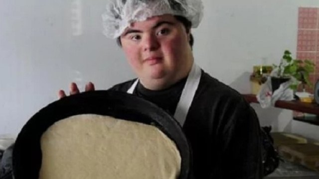 Mateo Kawaguchi, 22enne con sindrome di Down, parteciperà al Campionato Mondiale della Pizza