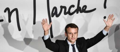 Brillant, énarque, banquier. Macron fait des jaloux car on n'aime pas la réussite pour les autres en France.