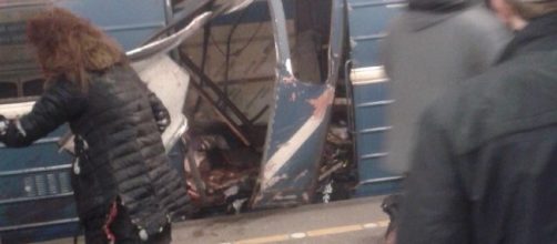 Attentato San Pietroburgo: esplosioni nella metro, vagone ... - blitzquotidiano.it