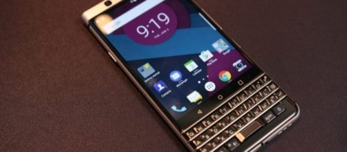 Hands-on: TCL details its plans for BlackBerry in 2017, starting w ... - 9to5google.com