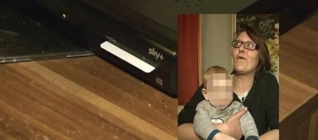 Bettina Richter mit ihrem Enkel: Sie hat wenig Geld, aber Sky für 56 Euro Bettina Richter mit ihrem Enkel: Sie hat wenig Geld, aber Sky für 56 Euro