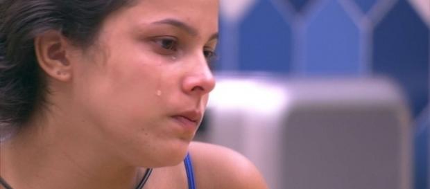 Emilly não conseguiu segurar o choro Emilly não conseguiu segurar o choro