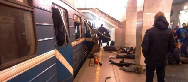 Explosão no metrô de São Petersburgo causou várias vítimas Explosão no metrô de São Petersburgo causou várias vítimas